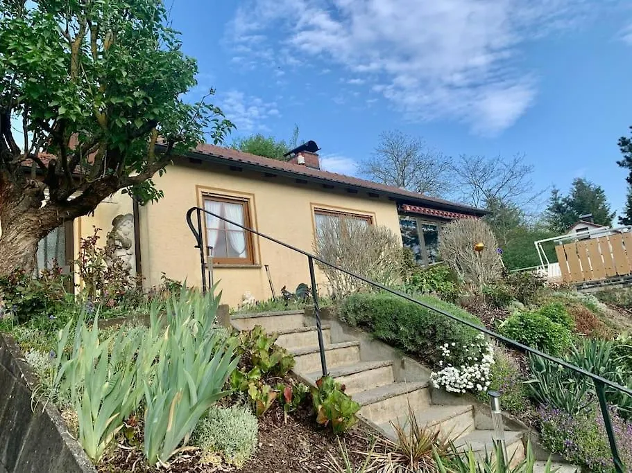 Freistehender Bungalow In Marktbreit In Traumlage Mit Grossem Garten