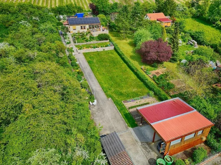 Apartment Freistehender Bungalow In Marktbreit In Traumlage Mit Grossem Garten