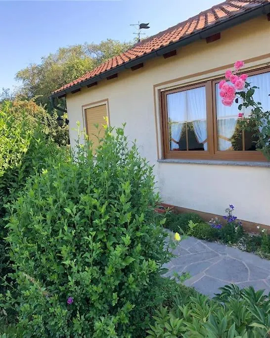 Apartment Freistehender Bungalow In Marktbreit In Traumlage Mit Grossem Garten Germany